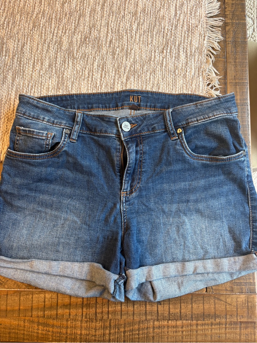 Kut from the Kloth Medium Blue Denim Roll-Cuff Shorts - size 10